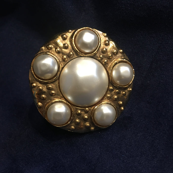 Vintage Chanel glass baroque pearl clip on earrings