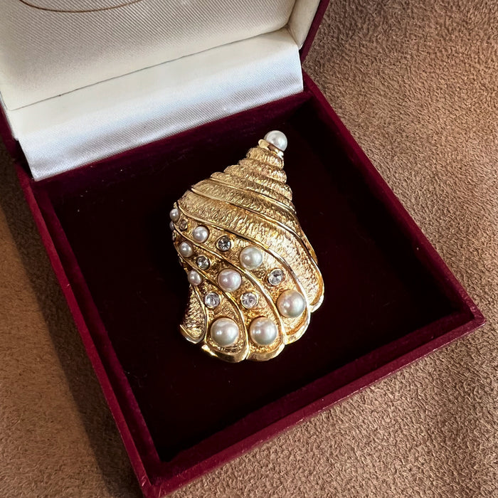 Christian Dior Vintage conch shell brooch gold with Pearls