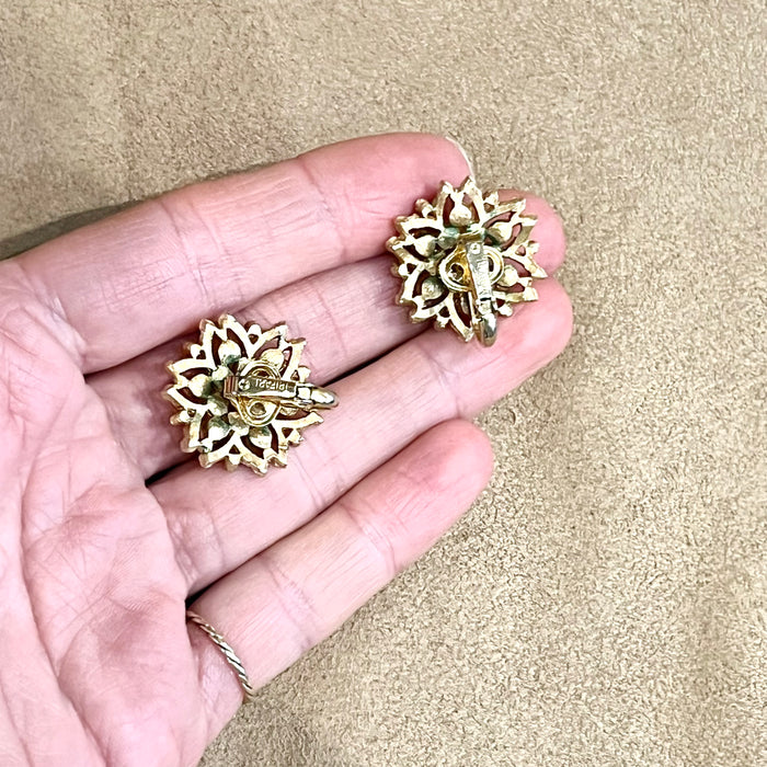 Trifari Pearl Vintage Round floral Clip On Earrings
