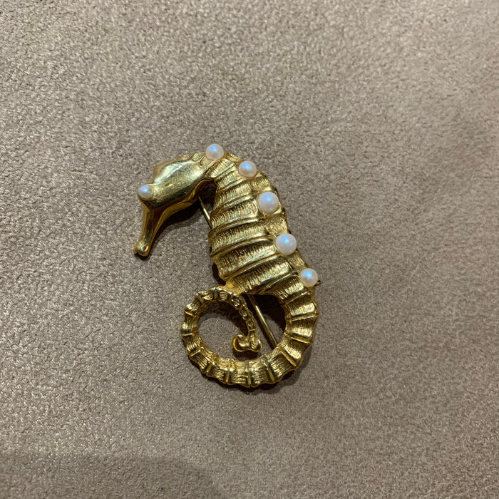 Seahorse gold Pearl Brooch