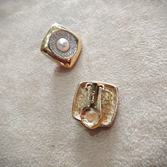 Grosse Earrings vintage gold Sqaure Pearl Crystal clip on - The Hirst Collection