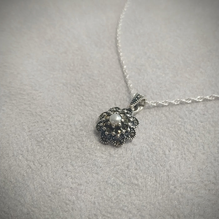 Floral Star Freshwater Pearl Pendant Necklace - The Hirst Collection