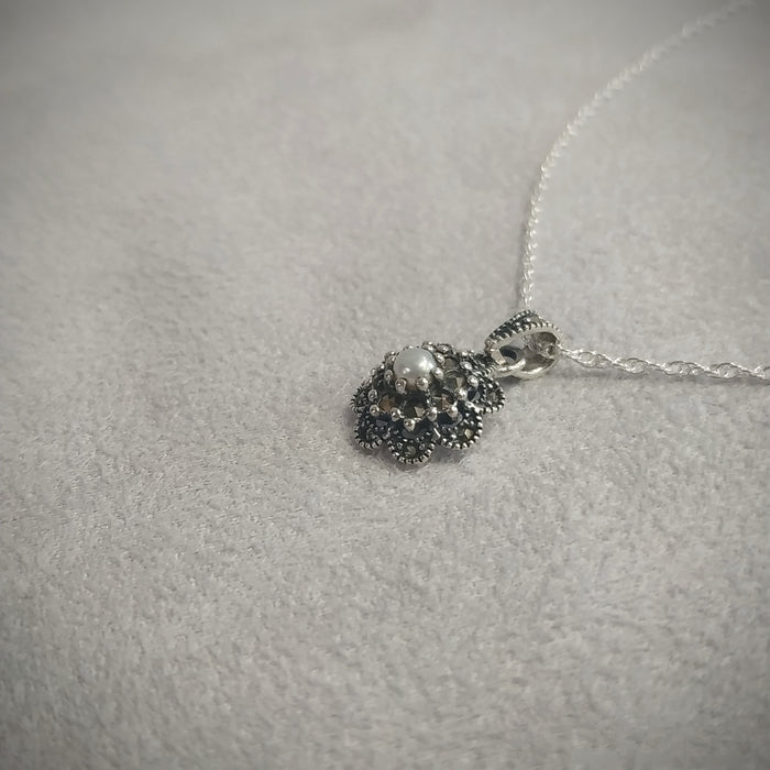 Floral Star Freshwater Pearl Pendant Necklace - The Hirst Collection