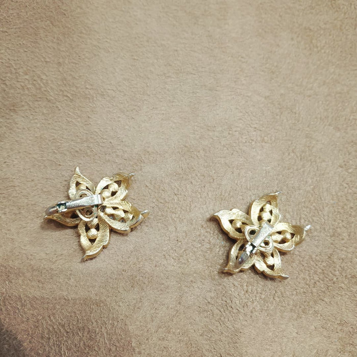 Trifari Vintage Star Pearl Earrings Clip On - The Hirst Collection