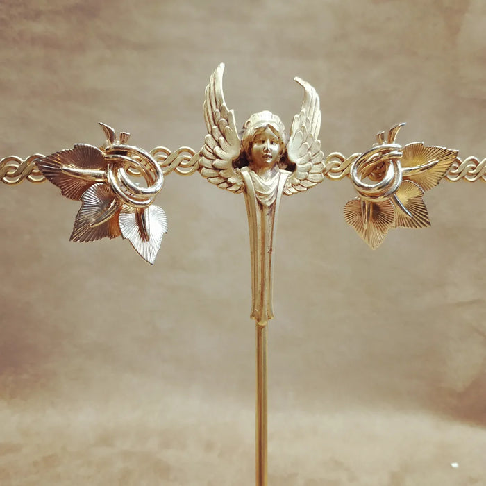 Boucher Gold Leafy Vintage earrings