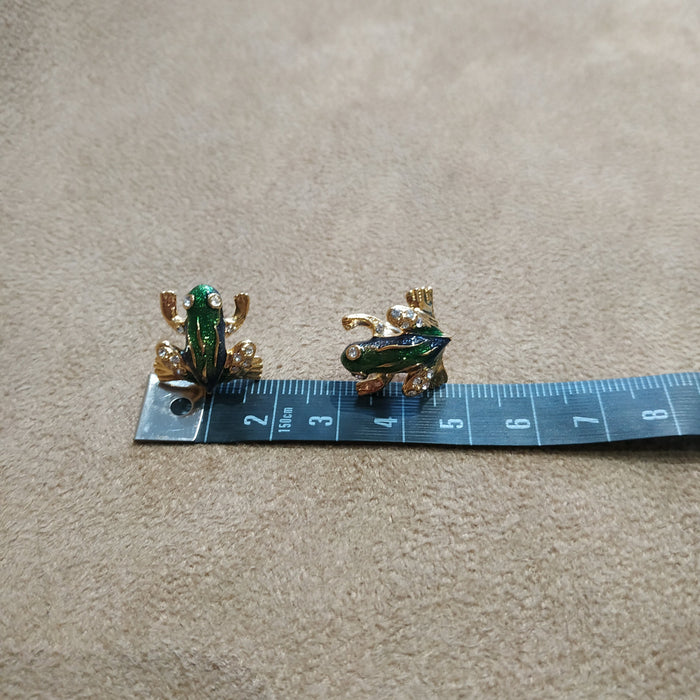 Vintage small green frog studs