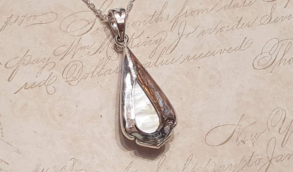Mother of Pearl drop pendant necklace - The Hirst Collection