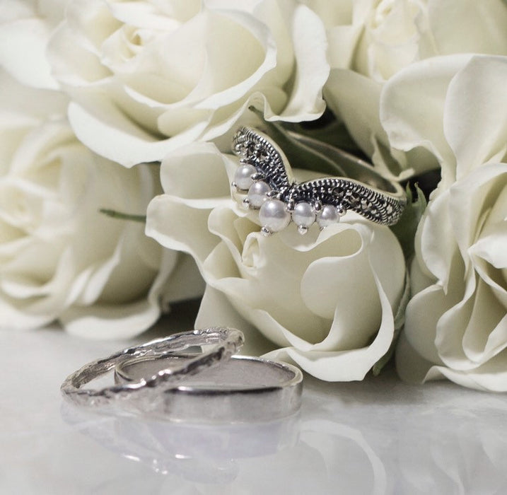 Elegant pearl wishbone ring - The Hirst Collection