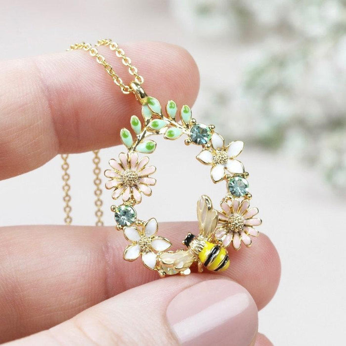 Floral Bee Pendant Necklace - The Hirst Collection