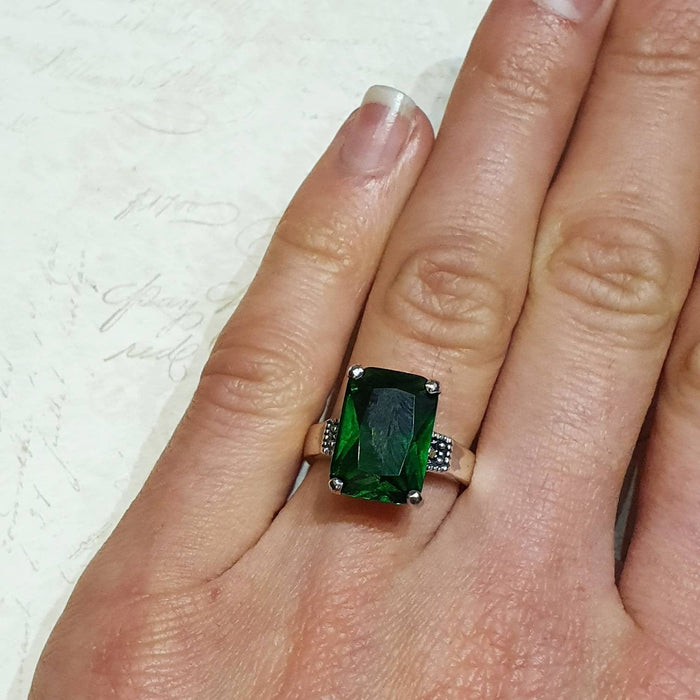 The Duchess Solitaire Emerald Green Ring - The Hirst Collection