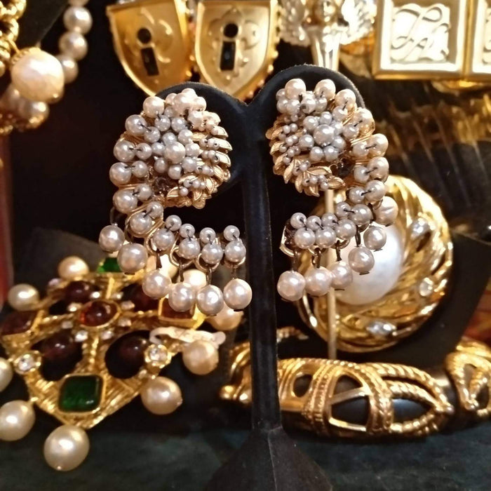 Miriam haskell vintage cluster pearl clip on earrings - The Hirst Collection