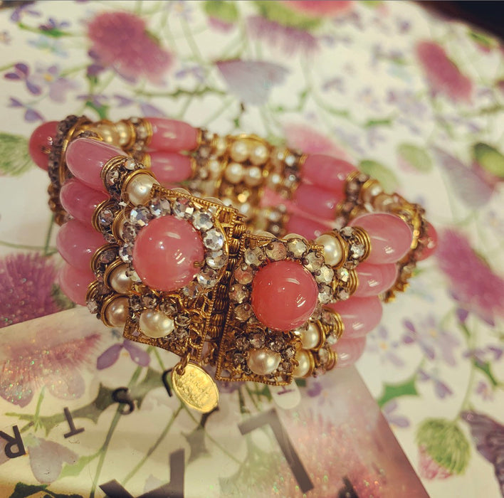 Miriam Haskell Pink pearl Bracelet - The Hirst Collection