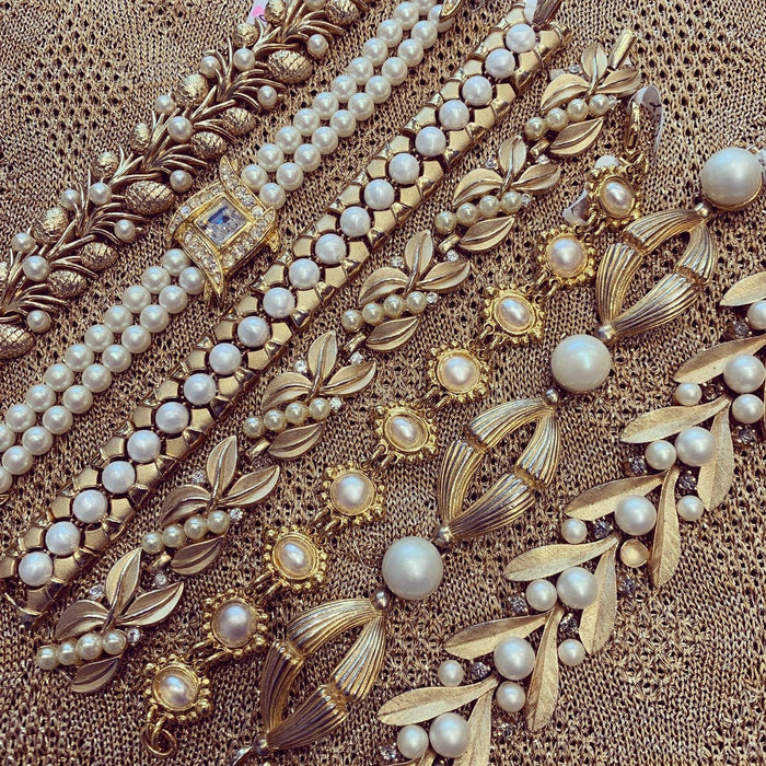 Trifari Flower and Pearl Vintage Bracelet - The Hirst Collection