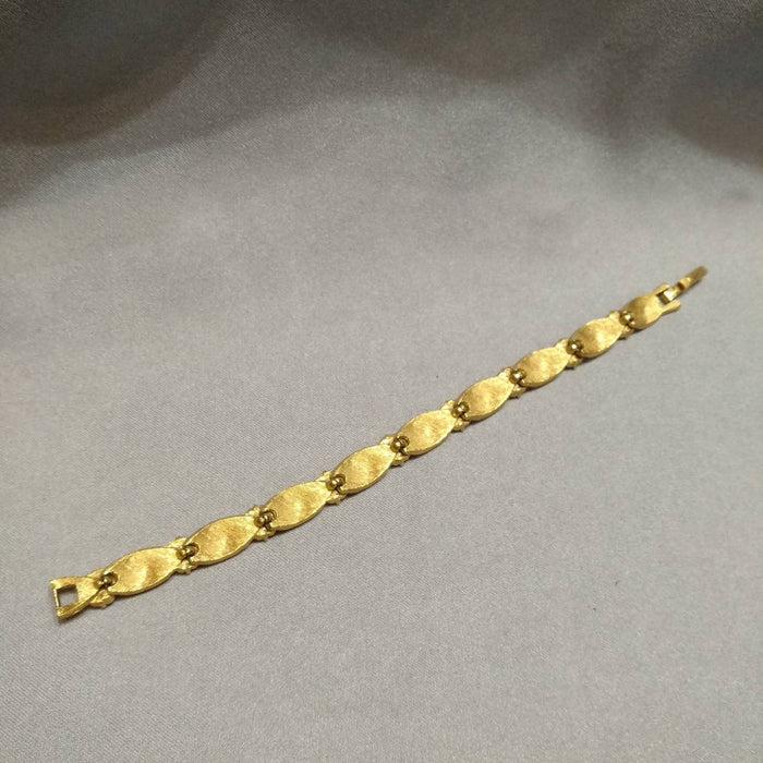 Trifari vintage sapphire blue crystal flower bracelet gold plated - The Hirst Collection