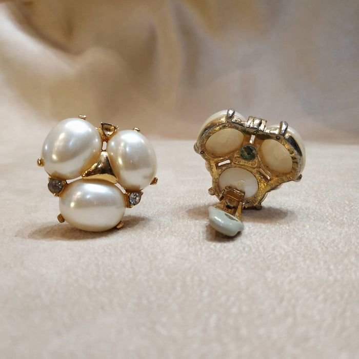 Vintage Ciner 3 Pearl Earrings - The Hirst Collection
