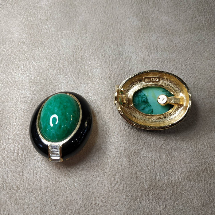 Ciner Vintage Earrings Green / black  Clip On - The Hirst Collection