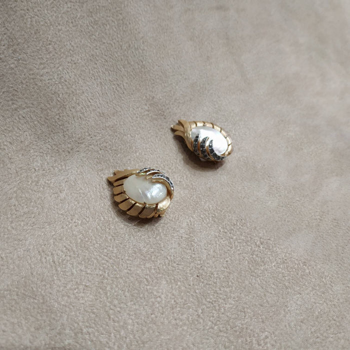 Trifari Vintage Mother Of Pearl Earrings Clip oval - The Hirst Collection