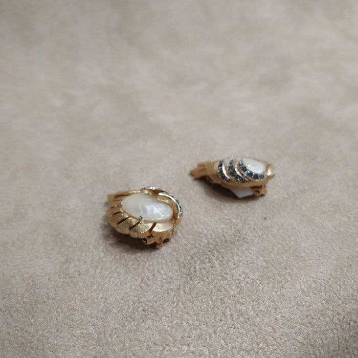 Trifari Vintage Mother Of Pearl Earrings Clip oval - The Hirst Collection