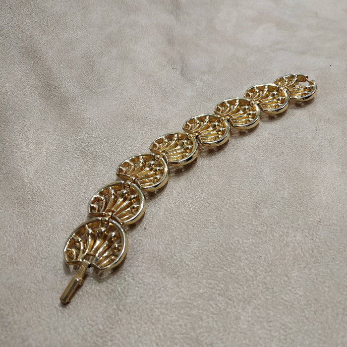 Trifari Flower and Pearl Vintage Bracelet - The Hirst Collection