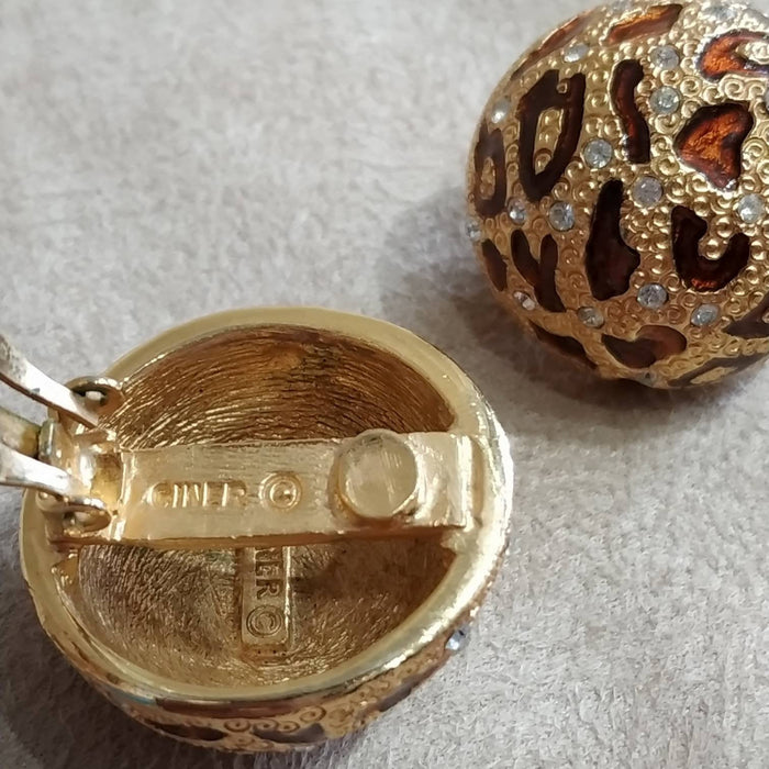 Ciner Vintage Earrings Leopard enamel Clip On Round - The Hirst Collection