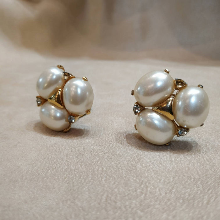 Vintage Ciner 3 Pearl Earrings - The Hirst Collection