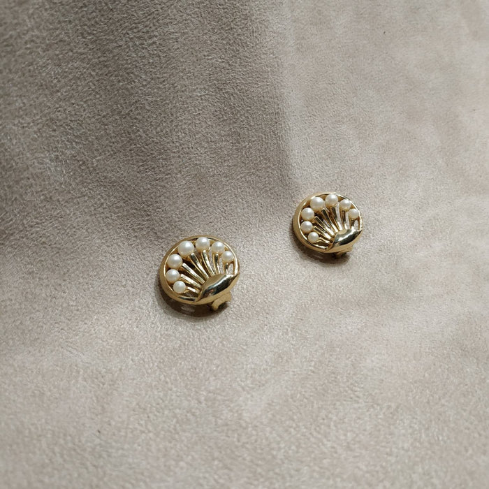 Trifari Vintage Pearl Earrings Clip On  Gold - The Hirst Collection