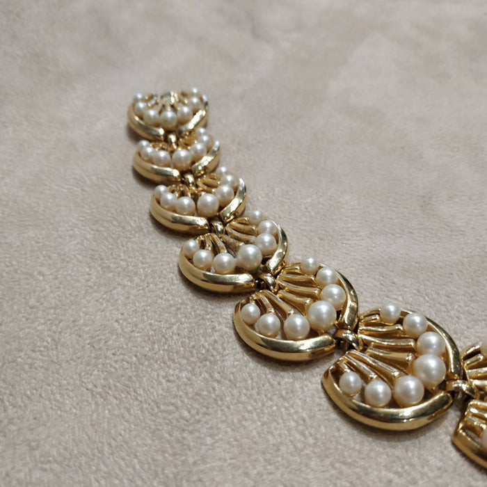 Trifari Flower and Pearl Vintage Bracelet - The Hirst Collection