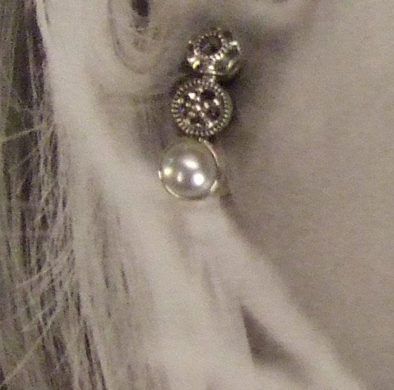 Pearl Dot Earrings - The Hirst Collection