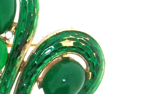 Vintage Trifari Brooch Fleur De Lis L’Orient Collection 1968 Jade Glass - The Hirst Collection