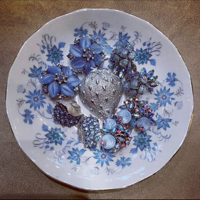 Vintage Trifari Icy Blue spray  Earrings - The Hirst Collection