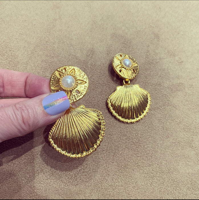 Kenneth Jay Lane Golden Shell Star of the Sea Clip on Earrings - The Hirst Collection