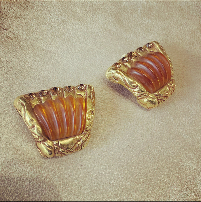 Kalinger Paris Amber scalloped clip on earrings - The Hirst Collection