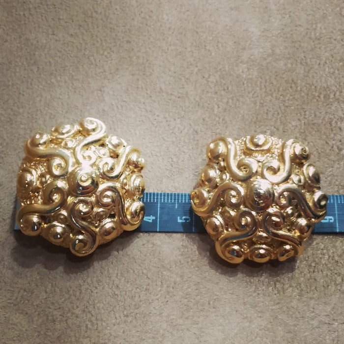 Jacky De G Chunky Round Vintage  Clip on earrings
