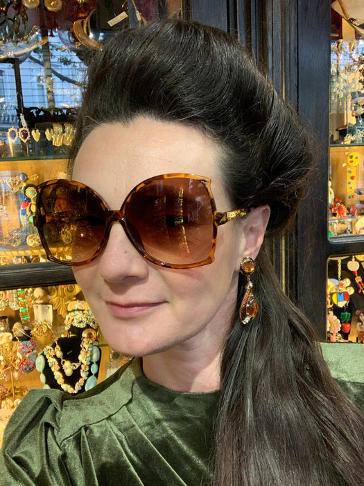 Trifari Brown drop earrings L’Orient Collection 1960s - The Hirst Collection