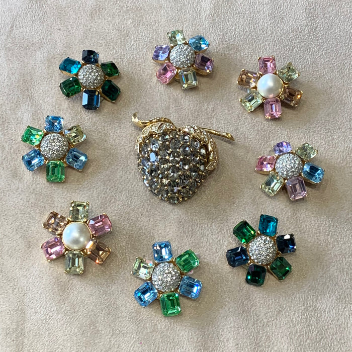 Ciner large green clip on earrings - The Hirst Collection