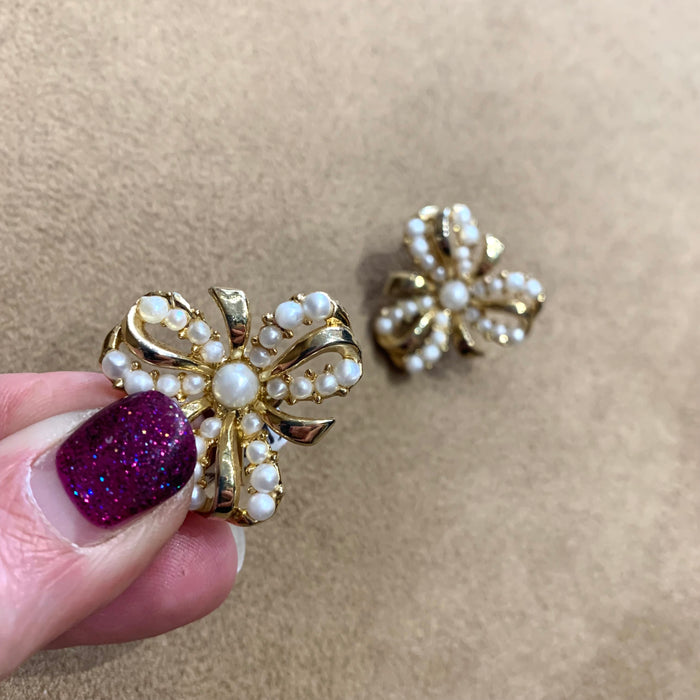 Trifari Leaf bow Pearls Shamrock Clip on earrings - The Hirst Collection