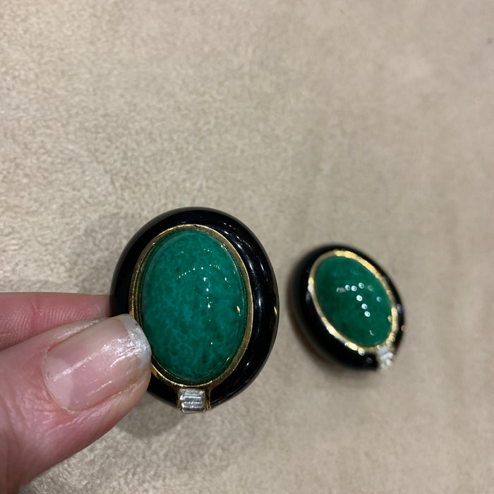 Ciner Vintage Earrings Green / black  Clip On - The Hirst Collection