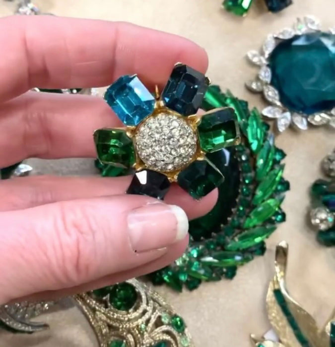 Ciner large green clip on earrings - The Hirst Collection