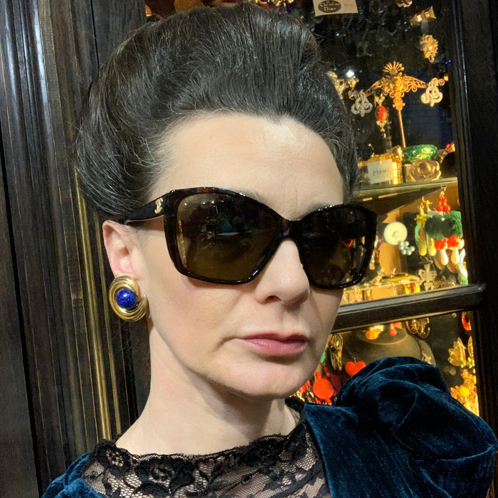 Ciner Gold / Lapis blue vintage clip on earrings - The Hirst Collection