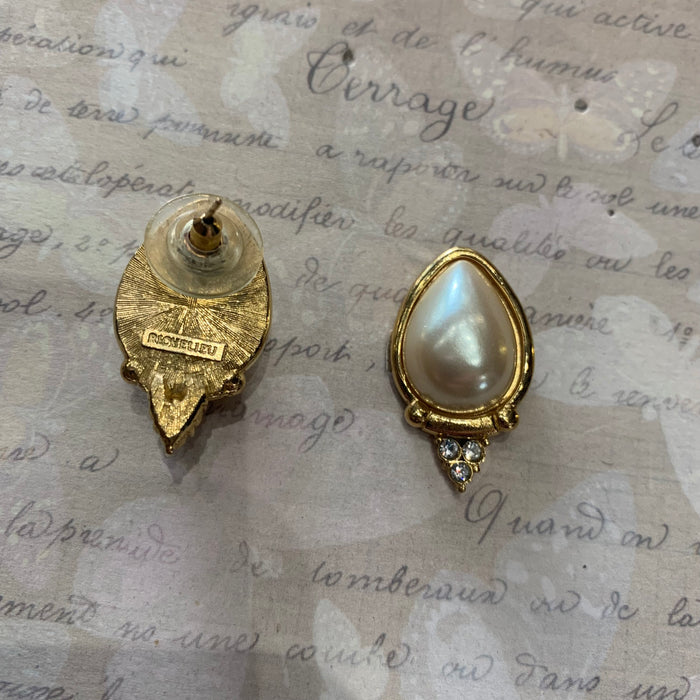 Richelieu Vintage Pearl Oval stud earrings - The Hirst Collection