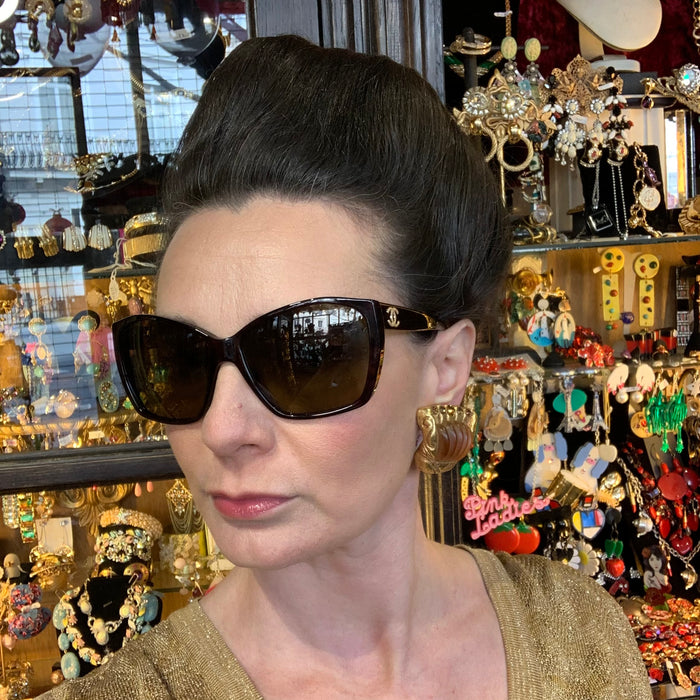 Kalinger Paris Amber scalloped clip on earrings - The Hirst Collection