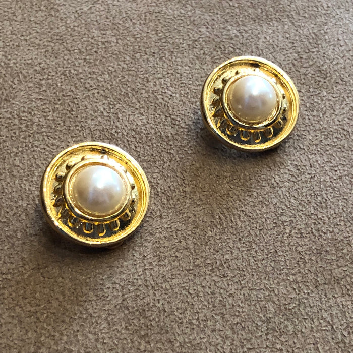 Vintage Gold Round Pearl Earrings Clip On