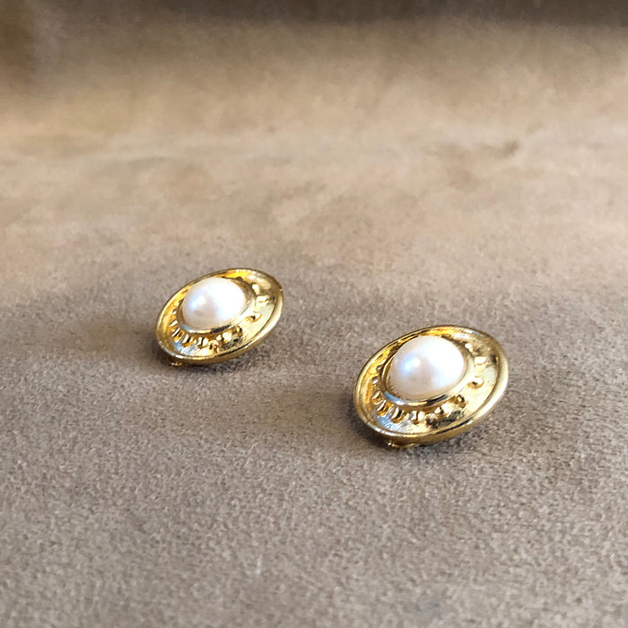 Vintage Gold Round Pearl Earrings Clip On