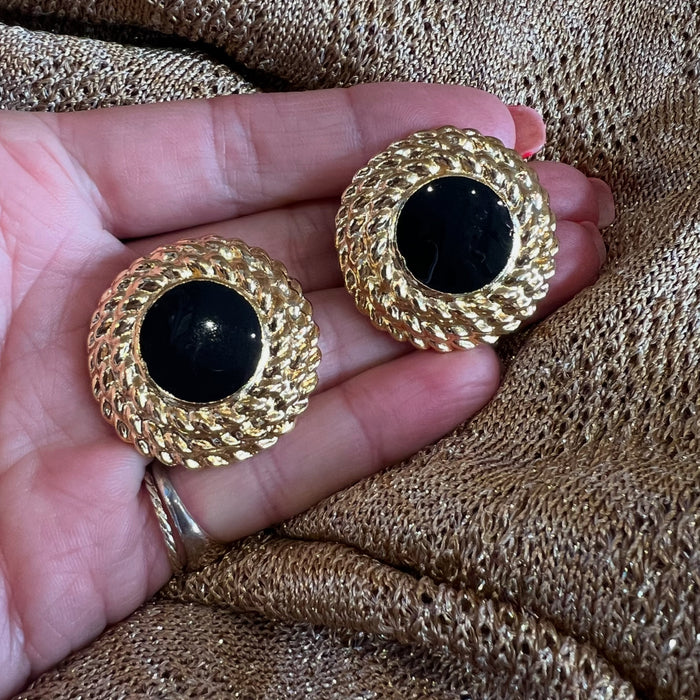 Vintage Black Gold Round Clip On Earrings