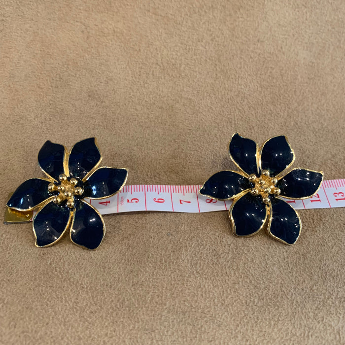 Vintage Navy Blue Flower earrings