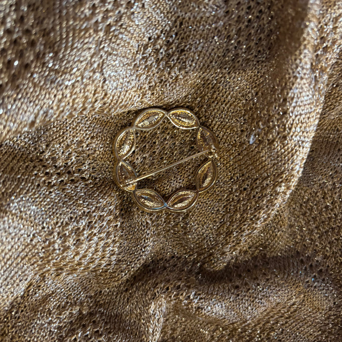 Cabuchon Sapphire blue wreath brooch