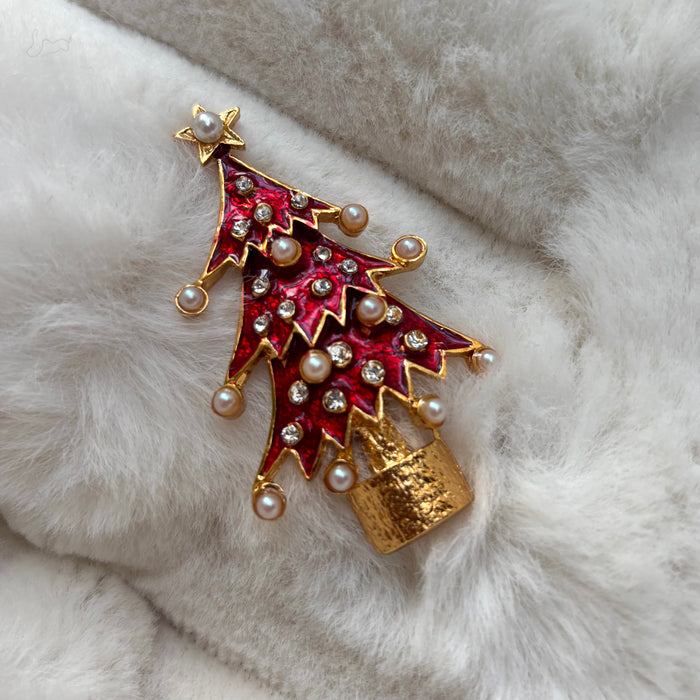 Red Christmas tree brooch in enamel