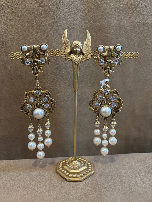 Large pearl chandelier earrings by Gianni Di Liguro.