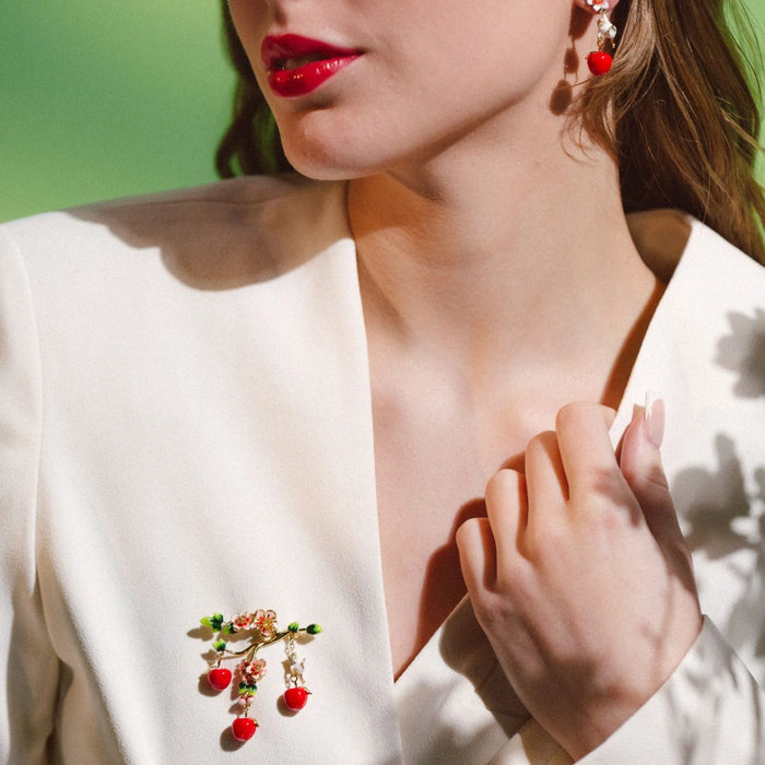 Mouse & Appleblossum brooch by Bill Skinner