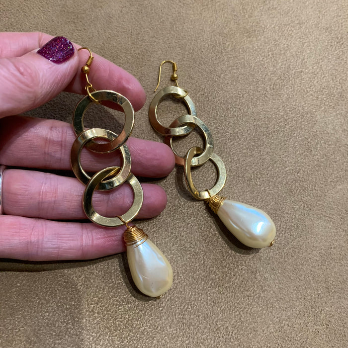 Reserved: Chain pearl hoop earrings